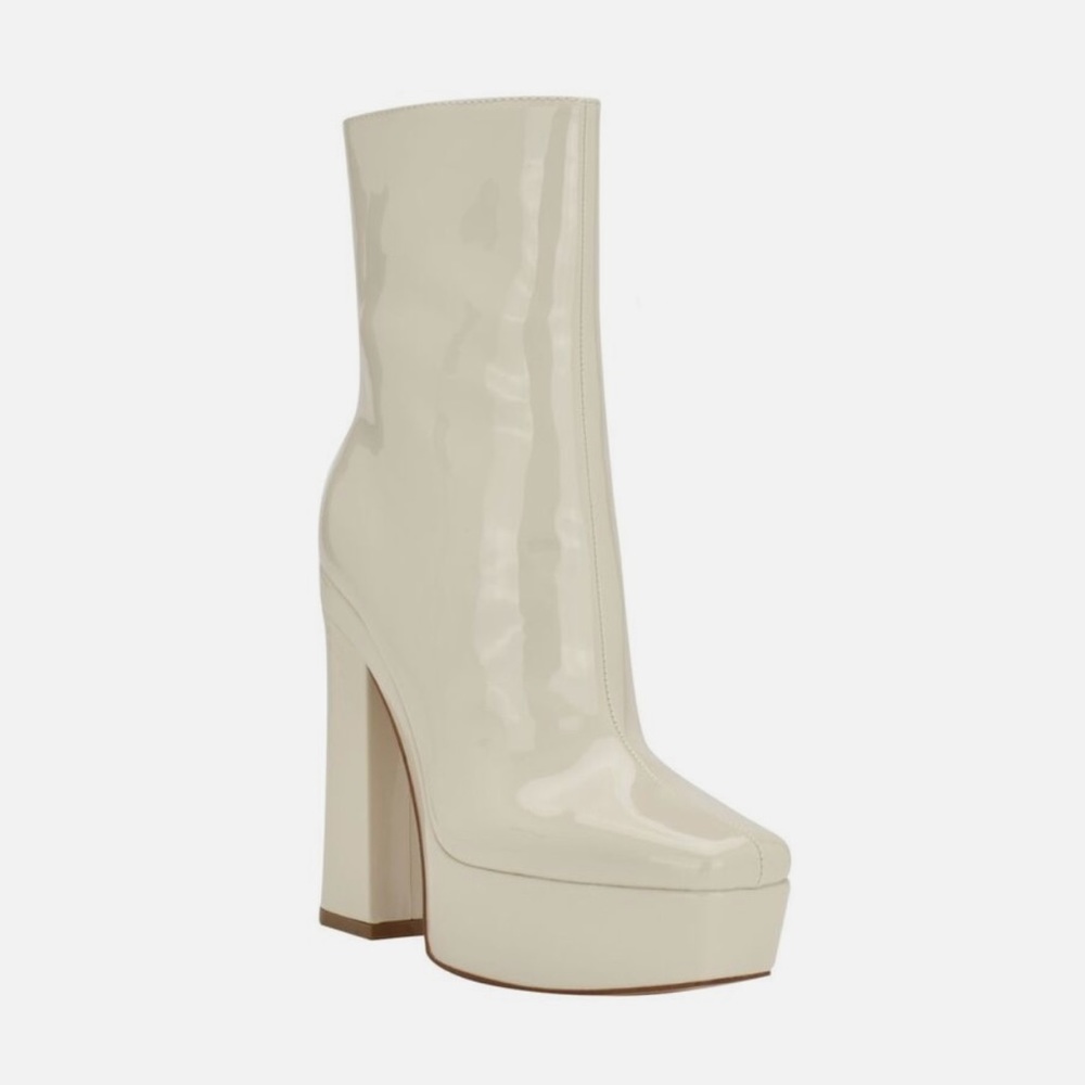 GUESS Womens Ivory 1-1/2" Platform Logo Byra Square Toe Block Heel Booties